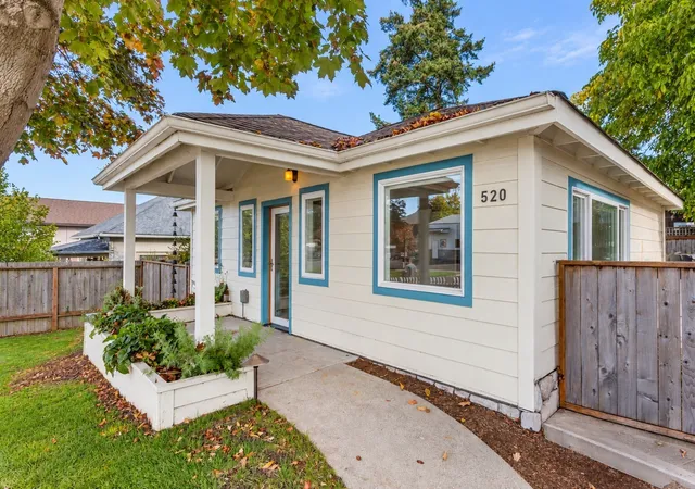 Photo 2 of Single family home for sale at 520 Guard St, Friday Harbor, WA 98250 | MLS# NWM2598280 | Listing updated on 2026-10-26