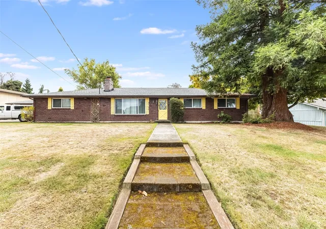 Photo 2 of Single family home for sale at 4726 42nd Street NE, Tacoma, WA 98422 | MLS# NWM2598283 | Listing updated on 2026-10-29