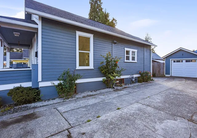 Photo 2 of Single family home for sale at 1219 9th Street, Bremerton, WA 98337 | MLS# NWM2598301 | Listing updated on 2026-10-27