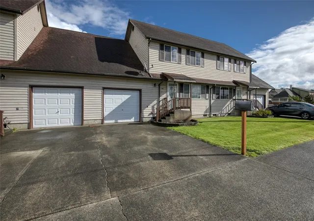 Photo 2 of Multi family home for sale at 106 N Lincoln St, Aberdeen, WA 98520 | MLS# NWM2598303 | Listing updated on 2026-10-30