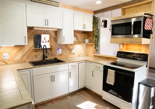 Photo 4 of Single family home for sale at 1108 Central Dr, Coulee Dam, WA 99116 | MLS# NWM2598311 | Listing updated on 2026-10-29