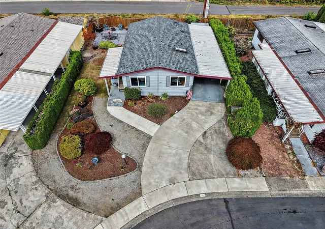 Manufactured home for sale at 11436 SE 208th Street #131, Kent, WA 98031 | MLS# NWM2598313