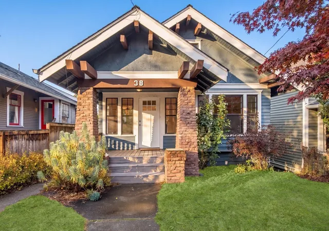 Photo 1 of Single family home for sale at 38 Florentia St, Seattle, WA 98109 | MLS# NWM2598335 | Listing updated on 2026-10-30