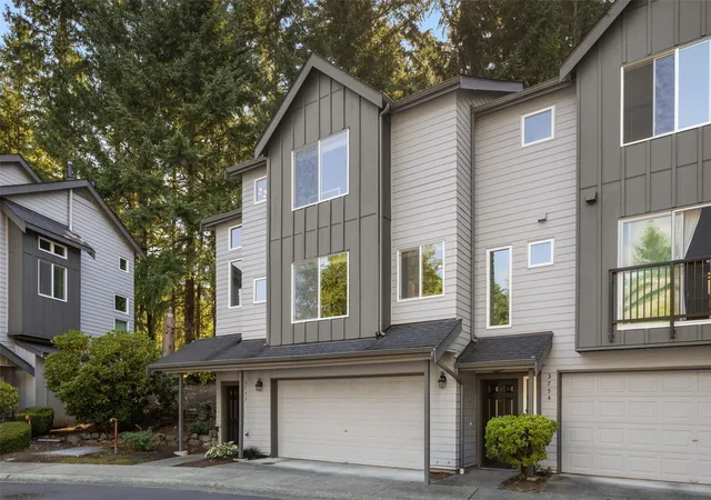 Photo 3 of Townhouse for sale at 3752 257th Avenue Se, Sammamish, WA 98029 | MLS# NWM2598337 | Listing updated on 2026-10-26