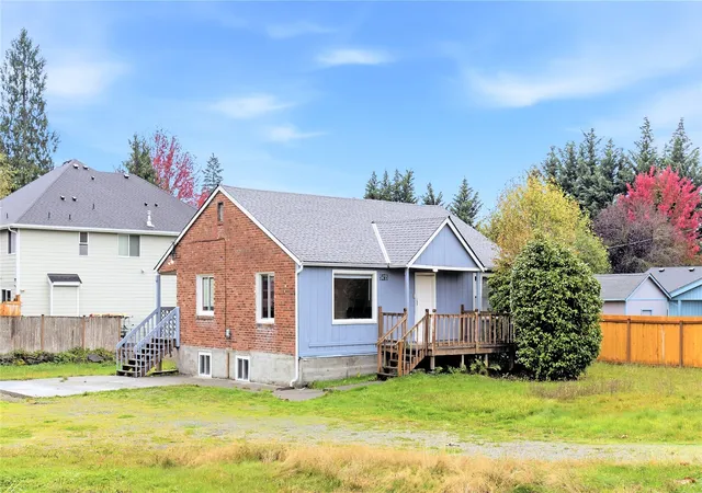 Photo 1 of Single family home for sale at 5415 Ne 4th Street, Renton, WA 98059 | MLS# NWM2598339 | Listing updated on 2026-10-29