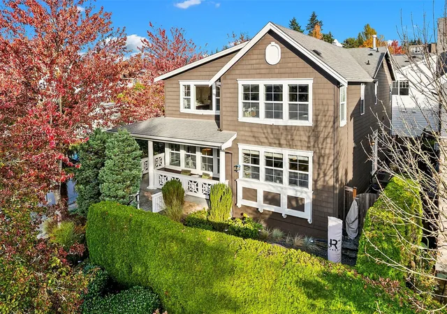 Photo 1 of Single family home for sale at 402 State St S #2, Kirkland, WA 98033 | MLS# NWM2598351 | Listing updated on 2026-10-29