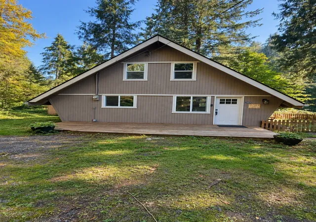 Photo 2 of Single family home for sale at 21430 118th Place Ne, Granite Falls, WA 98252 | MLS# NWM2598362 | Listing updated on 2026-10-26