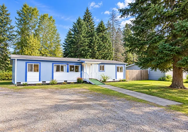 Photo 2 of Manufactured home for sale at 20305 Rhododendran Dr E, Bonney Lake, WA 98391 | MLS# NWM2598363 | Listing updated on 2026-10-28