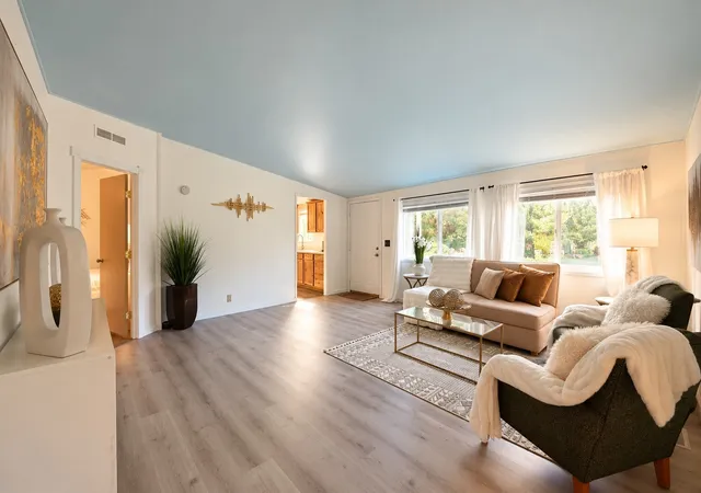 Photo 4 of Manufactured home for sale at 20305 Rhododendran Dr E, Bonney Lake, WA 98391 | MLS# NWM2598363 | Listing updated on 2026-10-28