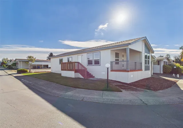 Photo 2 of Manufactured home for sale at 11436 Se 208th Street #96, Kent, WA 98031 | MLS# NWM2598371 | Listing updated on 2026-10-29
