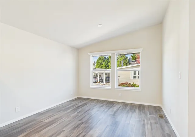 Photo 4 of Manufactured home for sale at 11436 SE 208th Street #96, Kent, WA 98031 | MLS# NWM2598371 | Listing updated on 2026-10-29