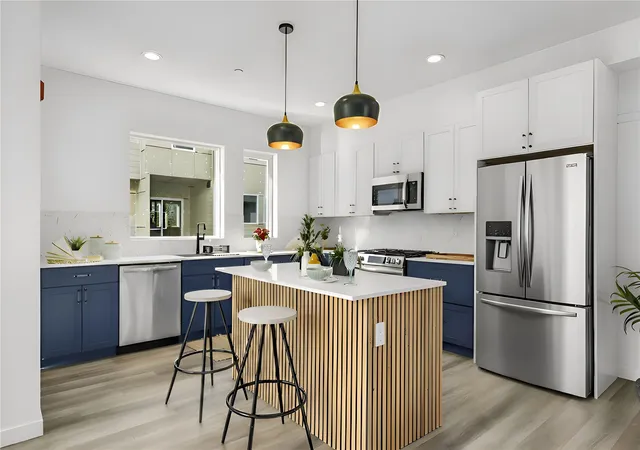Photo 3 of Townhouse for sale at 1630 Sw 116th Street #11549, Seattle, WA 98146 | MLS# NWM2598373 | Listing updated on 2026-10-28