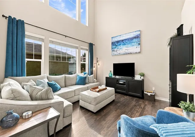 Photo 4 of Single family home for sale at 6103 Montevista Dr SE, Auburn, WA 98092 | MLS# NWM2598374 | Listing updated on 2026-10-27