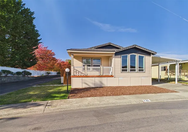 Photo 2 of Manufactured home for sale at 11436 Se 208th Street #121, Kent, WA 98031 | MLS# NWM2598377 | Listing updated on 2026-10-28