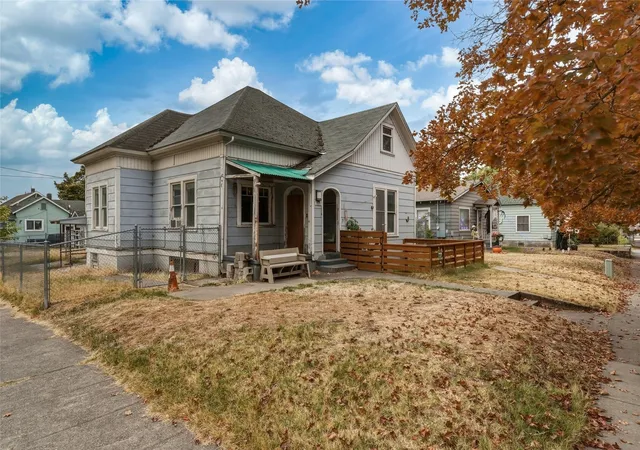 Photo 1 of Single family home for sale at 101 W Chestnut St, Walla Walla, WA 99362 | MLS# NWM2598381 | Listing updated on 2026-10-26