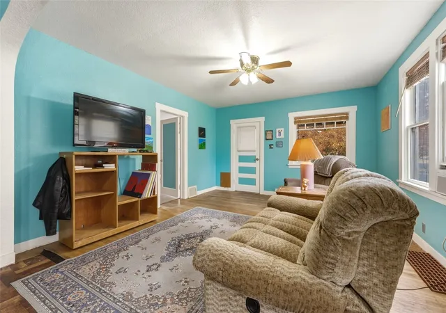 Photo 4 of Single family home for sale at 101 W Chestnut St, Walla Walla, WA 99362 | MLS# NWM2598381 | Listing updated on 2026-10-26