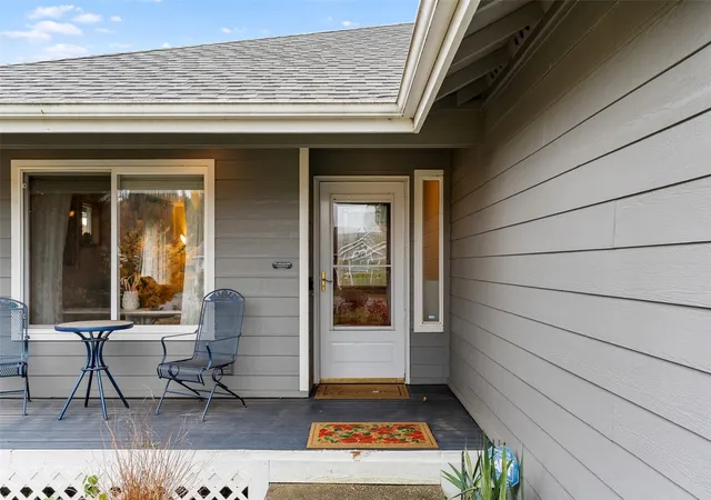 Photo 3 of Single family home for sale at 20256 Gardner Ct, Burlington, WA 98233 | MLS# NWM2598389 | Listing updated on 2026-10-29