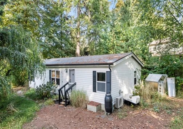 Manufactured home for sale at 19116 21st Street SW, Lakebay, WA 98349 | MLS# NWM2598393