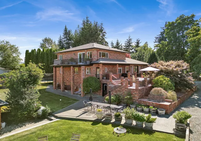 Photo 2 of Single family home for sale at 12951 S Front St, Mount Vernon, WA 98273 | MLS# NWM2598396 | Listing updated on 2026-10-26