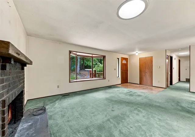 Photo 4 of Single family home for sale at 28327 183rd Avenue SE, Kent, WA 98042 | MLS# NWM2598402 | Listing updated on 2026-10-27