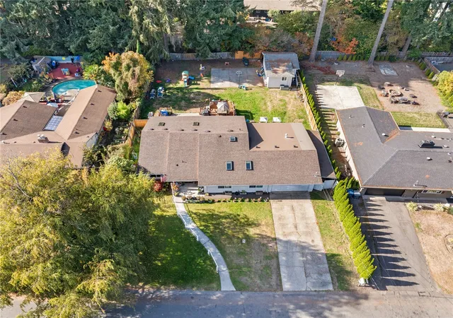 Photo 3 of Single family home for sale at 4820 80th Avenue W, University Place, WA 98467 | MLS# NWM2598410 | Listing updated on 2026-10-30