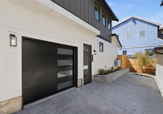 Photo 1 of Single family home for sale at 2611 NW 87th Street, Seattle, WA 98117 | MLS# NWM2598415 | Listing updated on 2026-10-26