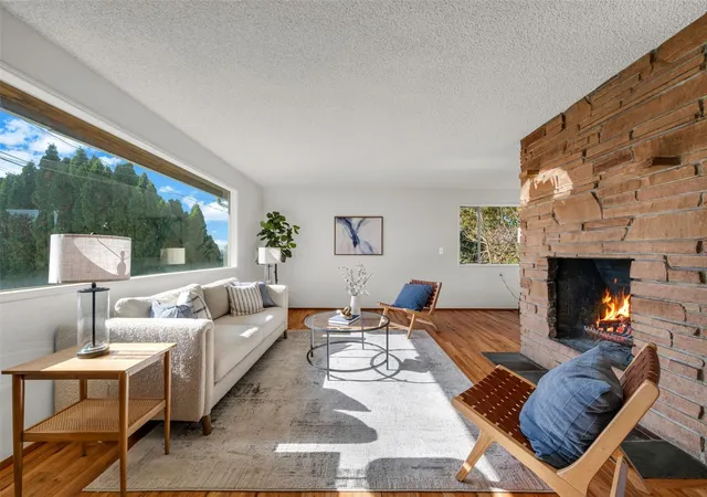Photo 3 of Single family home for sale at 6214 S 117th Place, Seattle, WA 98178 | MLS# NWM2598427 | Listing updated on 2026-10-29