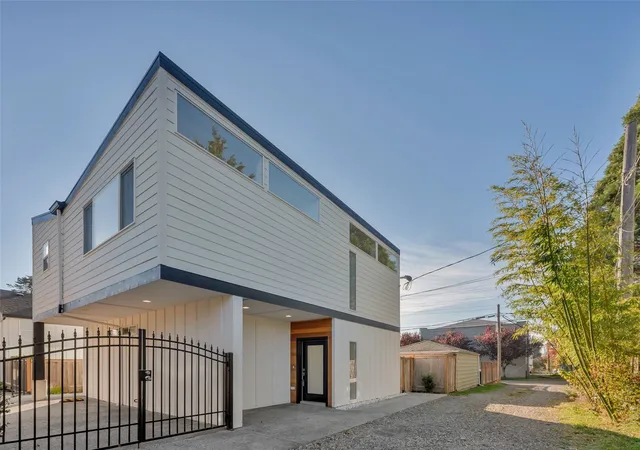 Condo for sale at 708 North 102nd, Seattle, WA 98133 | MLS# NWM2598430