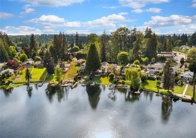 Photo 2 of Single family home for sale at 31204 8th Avenue SW, Federal Way, WA 98023 | MLS# NWM2598438 | Listing updated on 2026-10-27