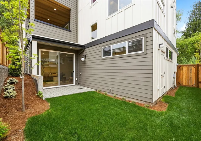 Photo 1 of Single family home for sale at 1512 NE 147th Street, Shoreline, WA 98155 | MLS# NWM2598443 | Listing updated on 2026-10-27