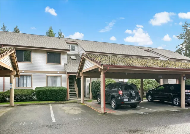Condo for sale at 17404 119th Lane SE #H6, Renton, WA 98058 | MLS# NWM2598451
