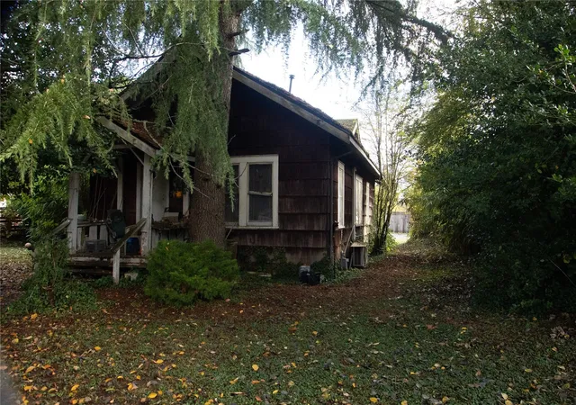 Photo 1 of Single family home for sale at 106 Perry NW, Olympia, WA 98502 | MLS# NWM2598461 | Listing updated on 2026-10-29