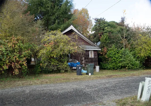 Photo 3 of Single family home for sale at 106 Perry NW, Olympia, WA 98502 | MLS# NWM2598461 | Listing updated on 2026-10-29