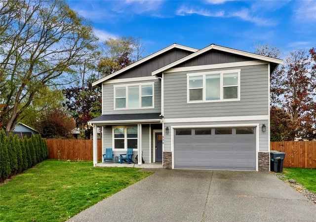 Single family home for sale at 535 SE 3rd Court, Oak Harbor, WA 98277 | MLS# NWM2598488