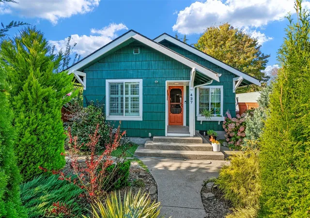 Single family home for sale at 427 15th Avenue, Longview, WA 98632 | MLS# NWM2598497