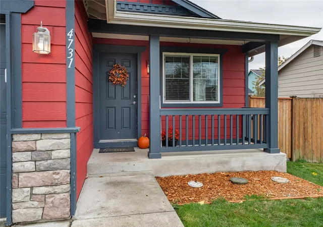 Photo 2 of Single family home for sale at 4731 Sandcastle Dr, Blaine, WA 98230 | MLS# NWM2598519 | Listing updated on 2026-10-28