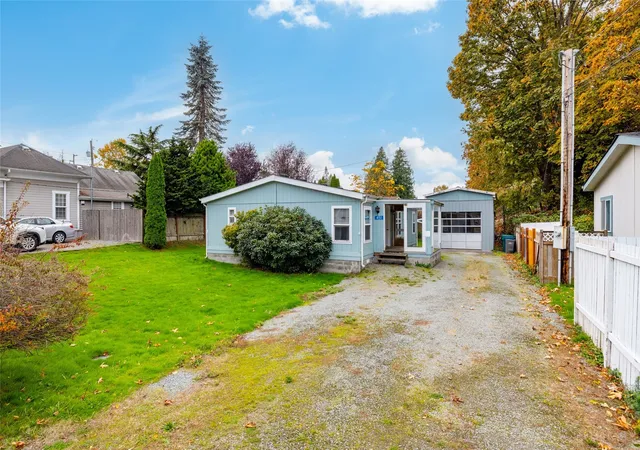 Photo 2 of Manufactured home for sale at 451 N Regent St, Burlington, WA 98233 | MLS# NWM2598541 | Listing updated on 2026-10-29