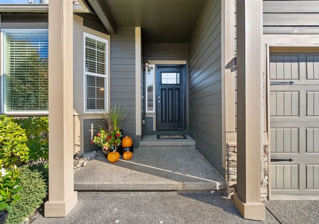 Photo 2 of Single family home for sale at 3224 Vista Verde Ln SW, Olympia, WA 98512 | MLS# NWM2598544 | Listing updated on 2026-10-29