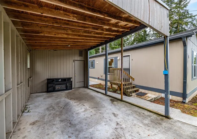 Photo 3 of Manufactured home for sale at 1361 NE Goldie St #4, Oak Harbor, WA 98277 | MLS# NWM2598550 | Listing updated on 2026-10-28