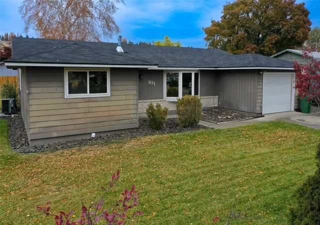 Photo 2 of Single family home for sale at 101 Lime St, Omak, WA 98841 | MLS# NWM2598561 | Listing updated on 2026-10-28