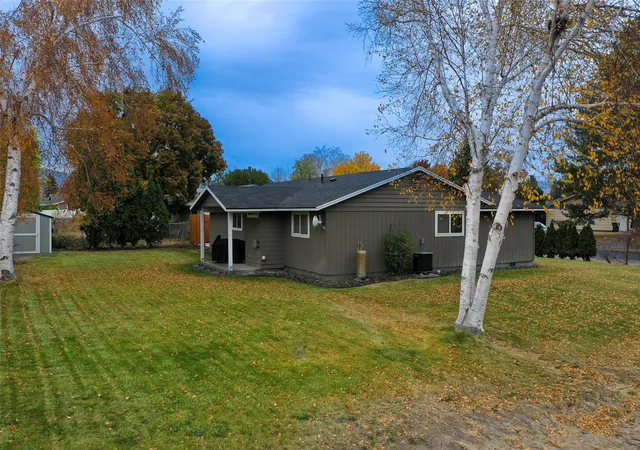 Photo 3 of Single family home for sale at 101 Lime St, Omak, WA 98841 | MLS# NWM2598561 | Listing updated on 2026-10-28