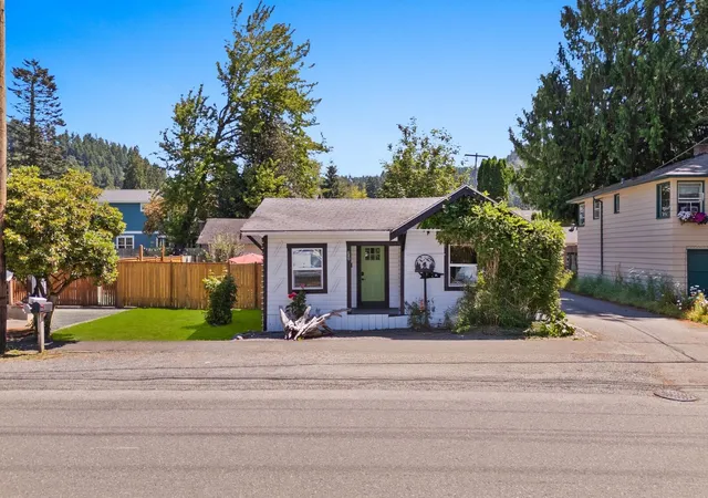 Single family home for sale at 60 2nd Avenue NE, Issaquah, WA 98027 | MLS# NWM2598565