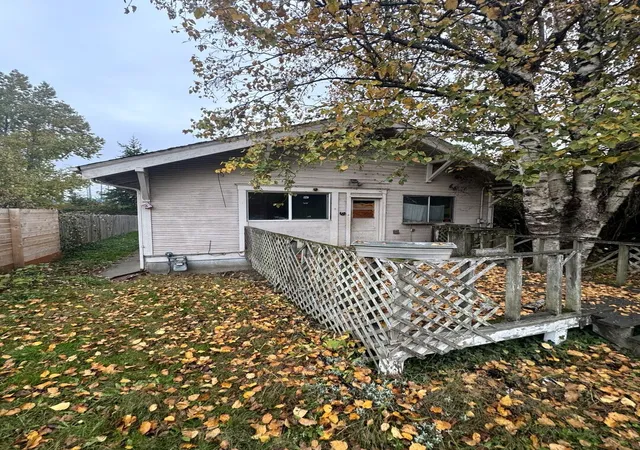 Photo 1 of Single family home for sale at 2231 Lincoln St, Bellingham, WA 98225 | MLS# NWM2598609 | Listing updated on 2026-10-27