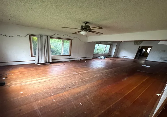 Photo 4 of Single family home for sale at 2231 Lincoln St, Bellingham, WA 98225 | MLS# NWM2598609 | Listing updated on 2026-10-27