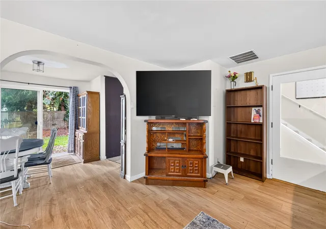 Photo 4 of Single family home for sale at 2308 Cedar Ct, Mount Vernon, WA 98273 | MLS# NWM2598641 | Listing updated on 2026-10-29