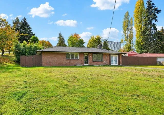 Photo 2 of Single family home for sale at 1649 S 223rd Street, Des Moines, WA 98198 | MLS# NWM2598648 | Listing updated on 2026-10-29