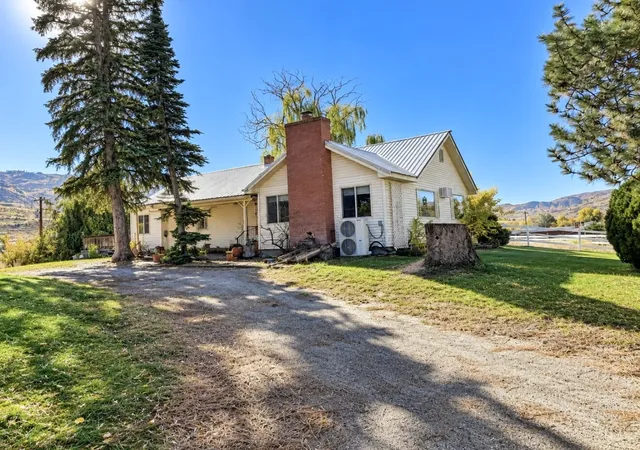 Photo 2 of Single family home for sale at 1548 Old Hwy 97, Okanogan, WA 98840 | MLS# NWM2598659 | Listing updated on 2026-10-29