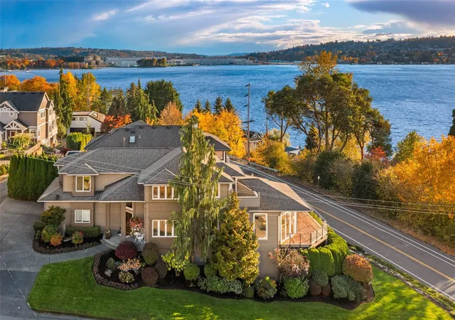 Photo 2 of Single family home for sale at 701 N 30th Street, Renton, WA 98056 | MLS# NWM2598661 | Listing updated on 2026-10-30