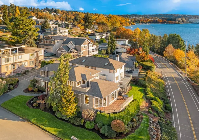 Photo 3 of Single family home for sale at 701 N 30th Street, Renton, WA 98056 | MLS# NWM2598661 | Listing updated on 2026-10-30