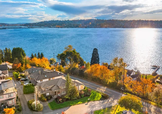 Photo 4 of Single family home for sale at 701 N 30th Street, Renton, WA 98056 | MLS# NWM2598661 | Listing updated on 2026-10-30